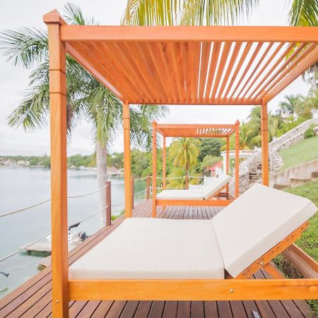 Hotel Villa Esmeralda Бакалар Екстериор снимка